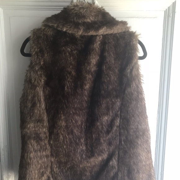 COPY - Bacci faux fur vest - Picture 3 of 4